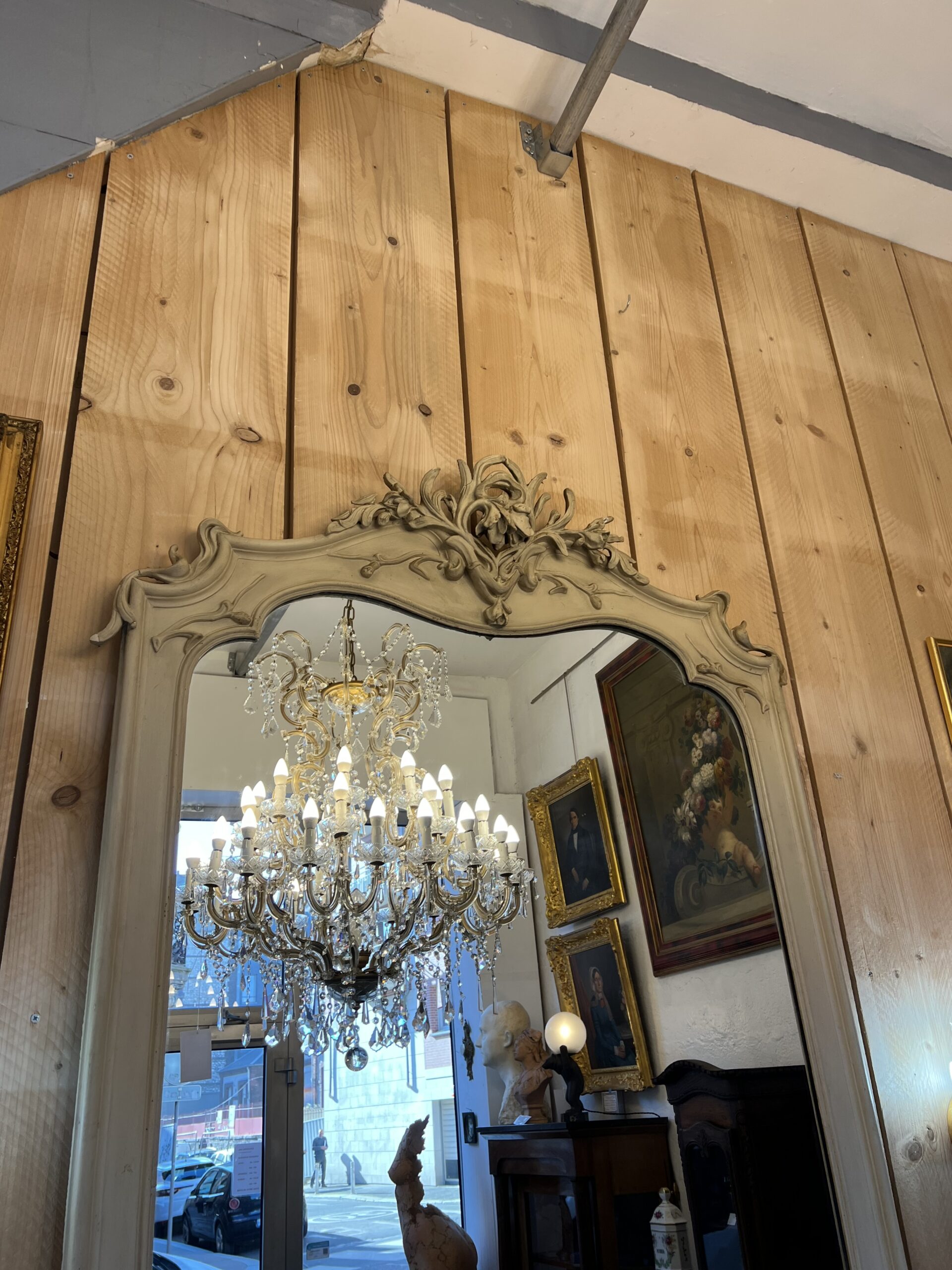 Grand miroir en bois peint sculpté, style Art nouveau – Image 3