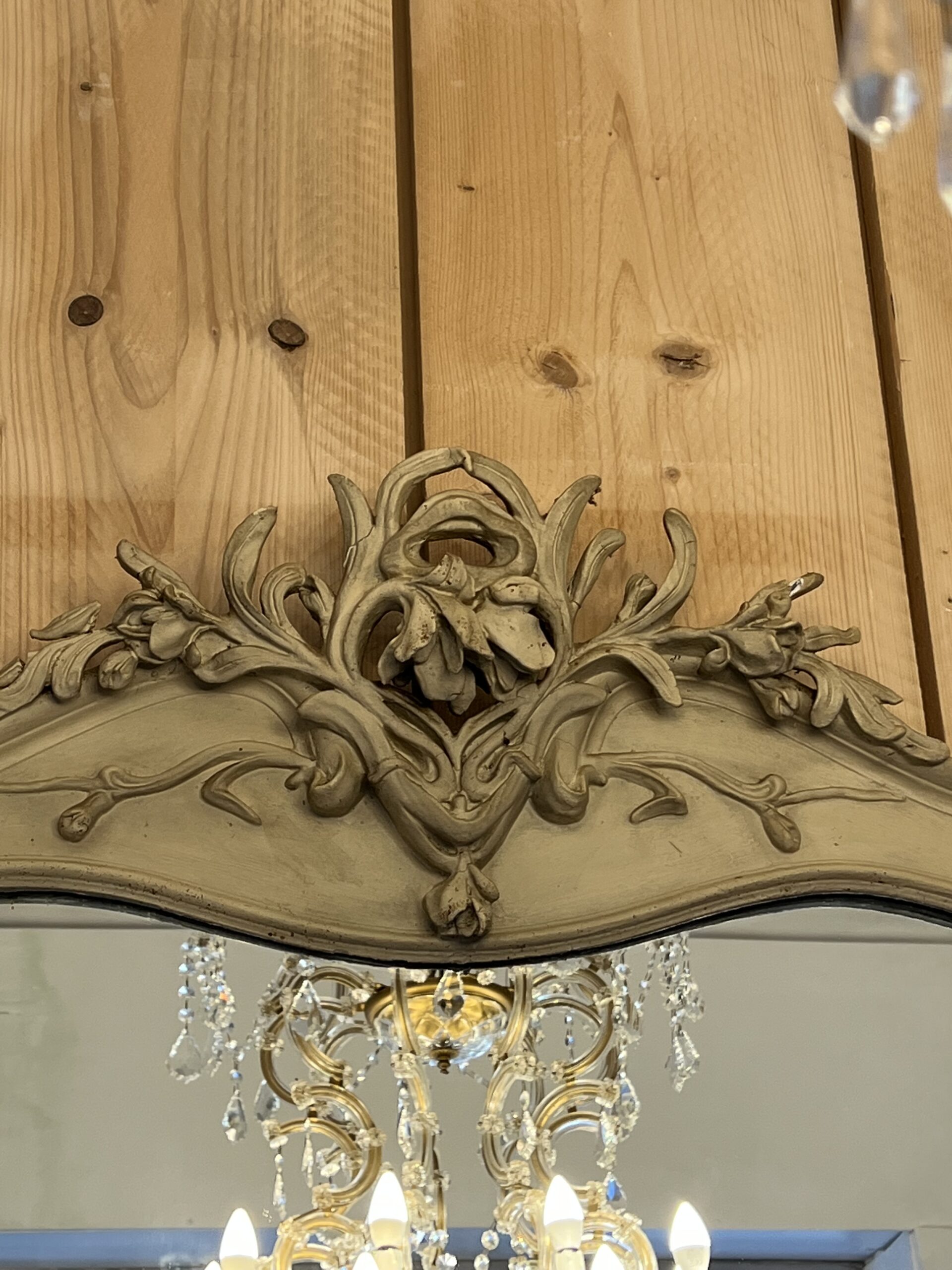 Grand miroir en bois peint sculpté, style Art nouveau – Image 4