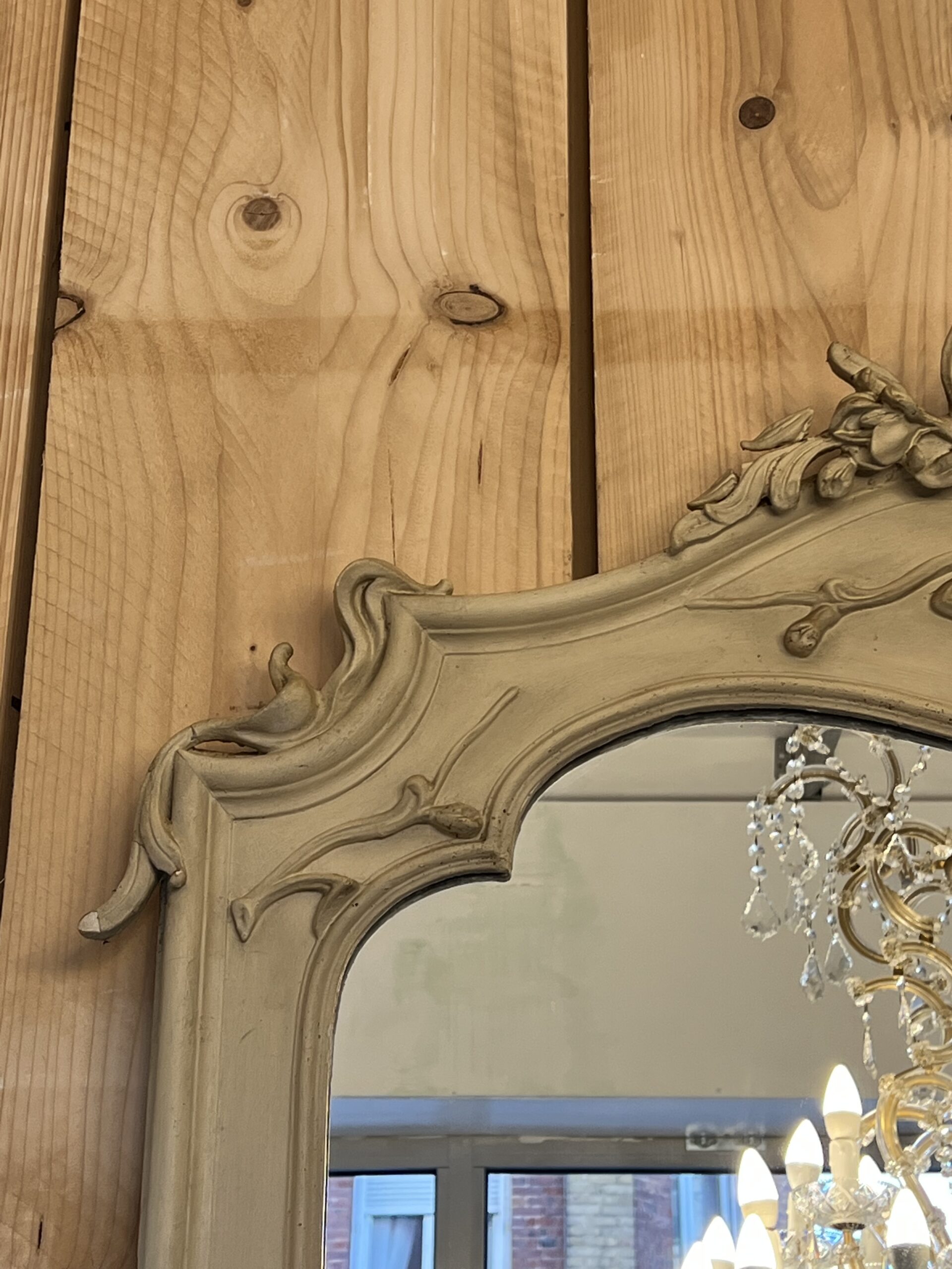 Grand miroir en bois peint sculpté, style Art nouveau – Image 5