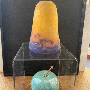 Muller Frères Lunéville - Tulipes en "pâte de verre" laiteuse à décor nuage.