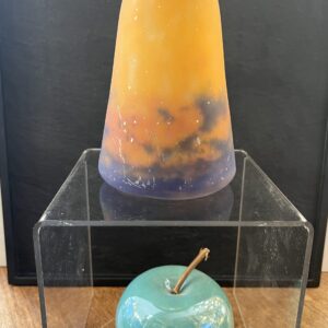 Muller Frères Lunéville - Tulipes en "pâte de verre" laiteuse à décor nuage.