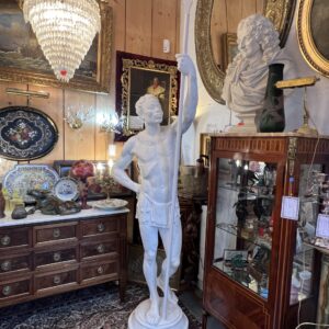 Grande statue XIXe en plâtre représentant un guerrier africain