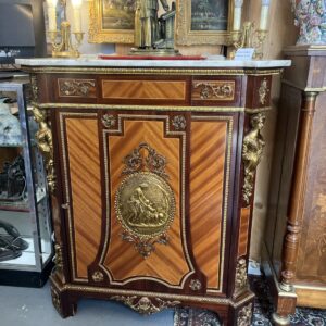 Buffet à hauteur d'appui en bois de placage