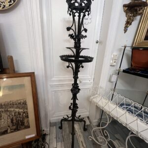 Rare grand porte bougies, en fer forgé XIXe siècle, religieux