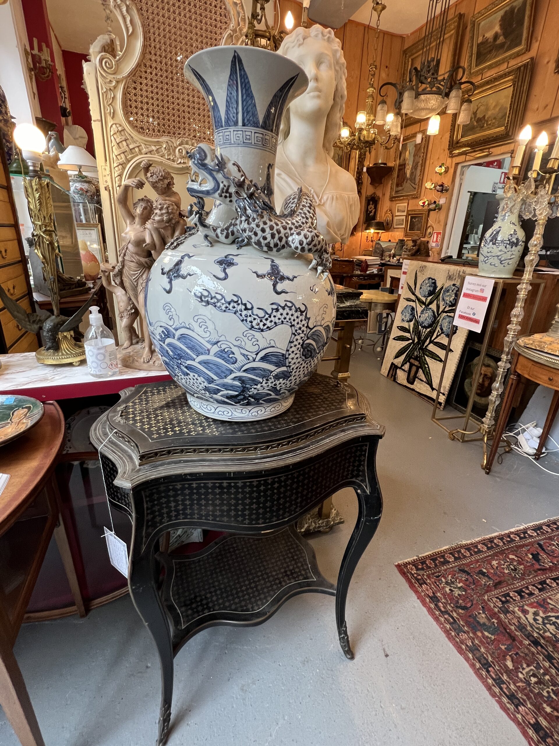 Art d'Asie, imposant vase de Thianqung, en porcelaine de Chine, époque XXe – Image 3