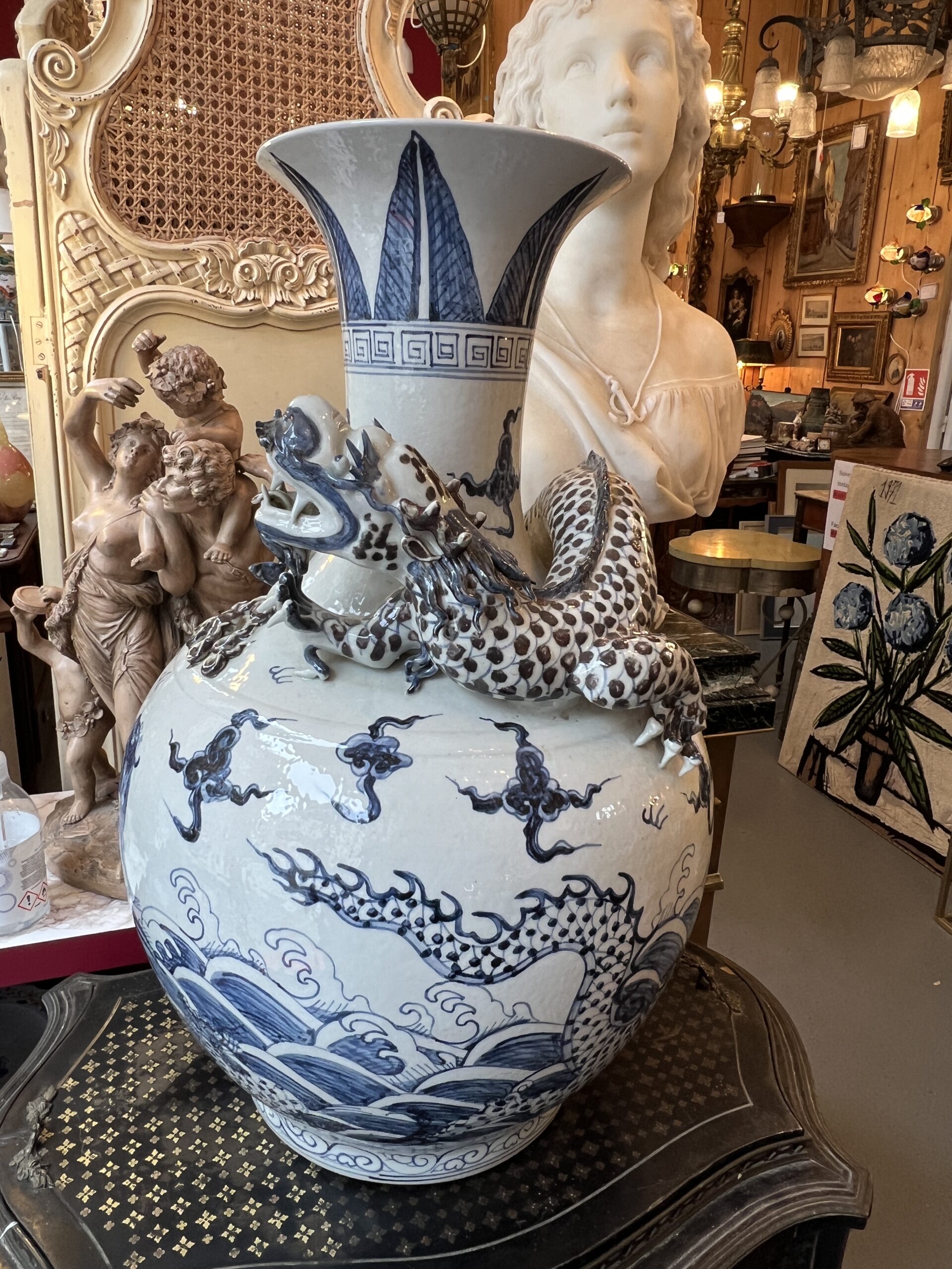 Art d'Asie, imposant vase de Thianqung, en porcelaine de Chine, époque XXe – Image 4