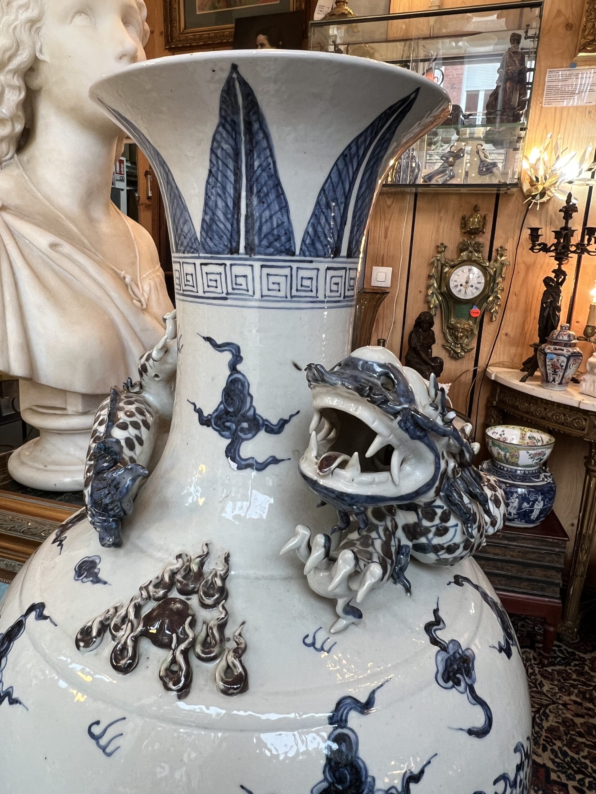 Art d'Asie, imposant vase de Thianqung, en porcelaine de Chine, époque XXe – Image 5