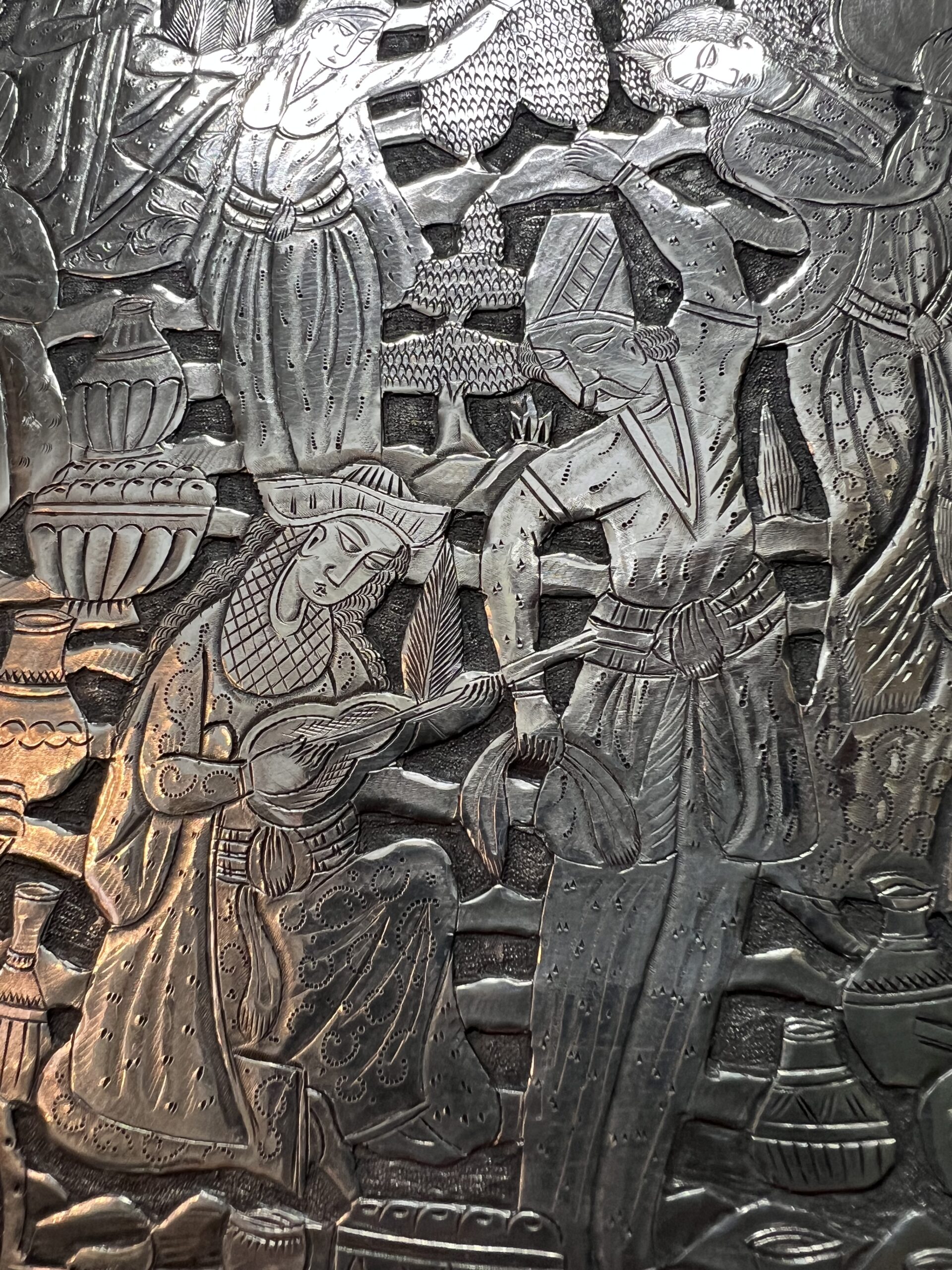 Joli plateau de la Perse d'Isfahan en argent massif ciselé début XXe – Image 2