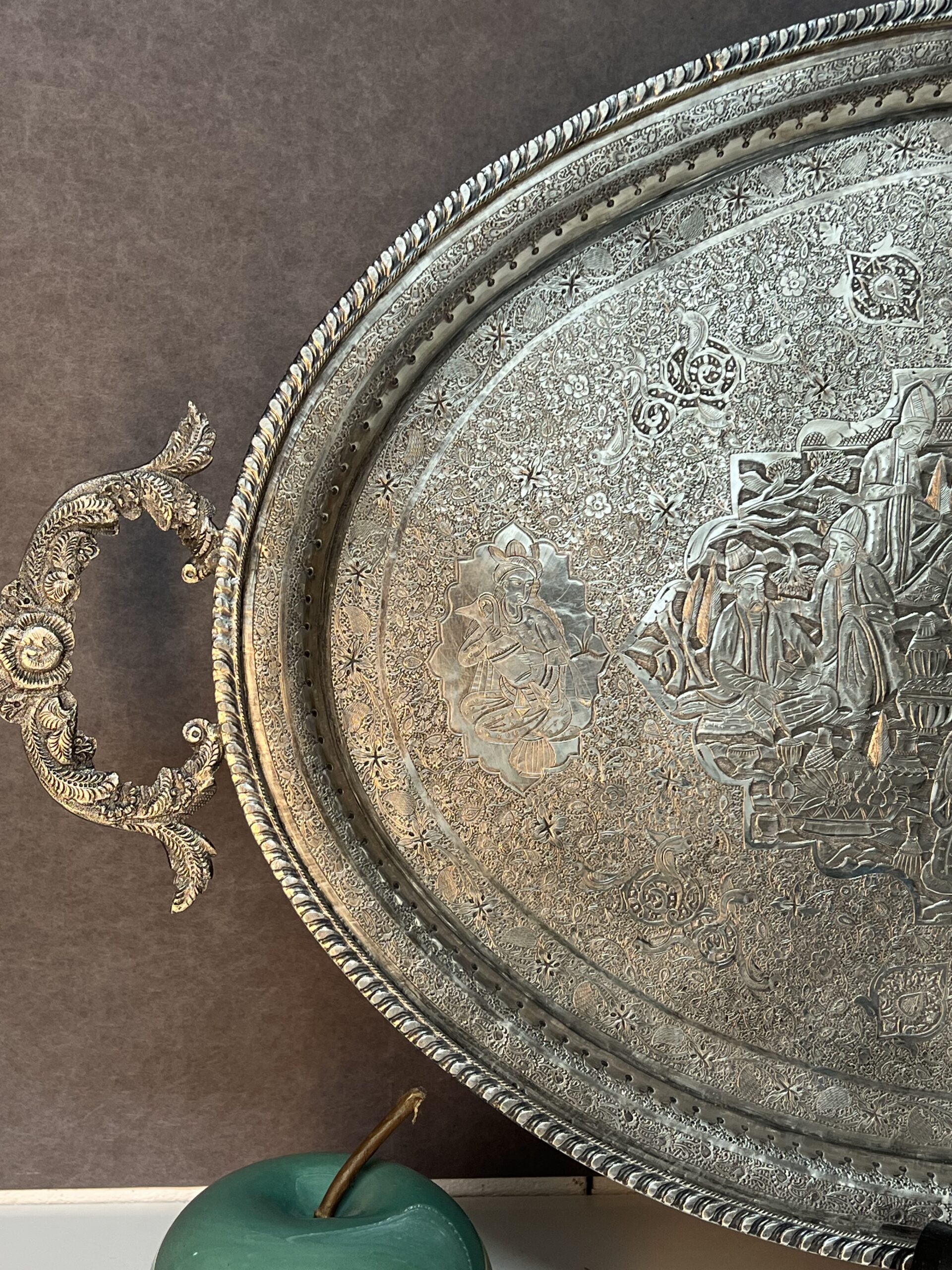 Joli plateau de la Perse d'Isfahan en argent massif ciselé début XXe – Image 6