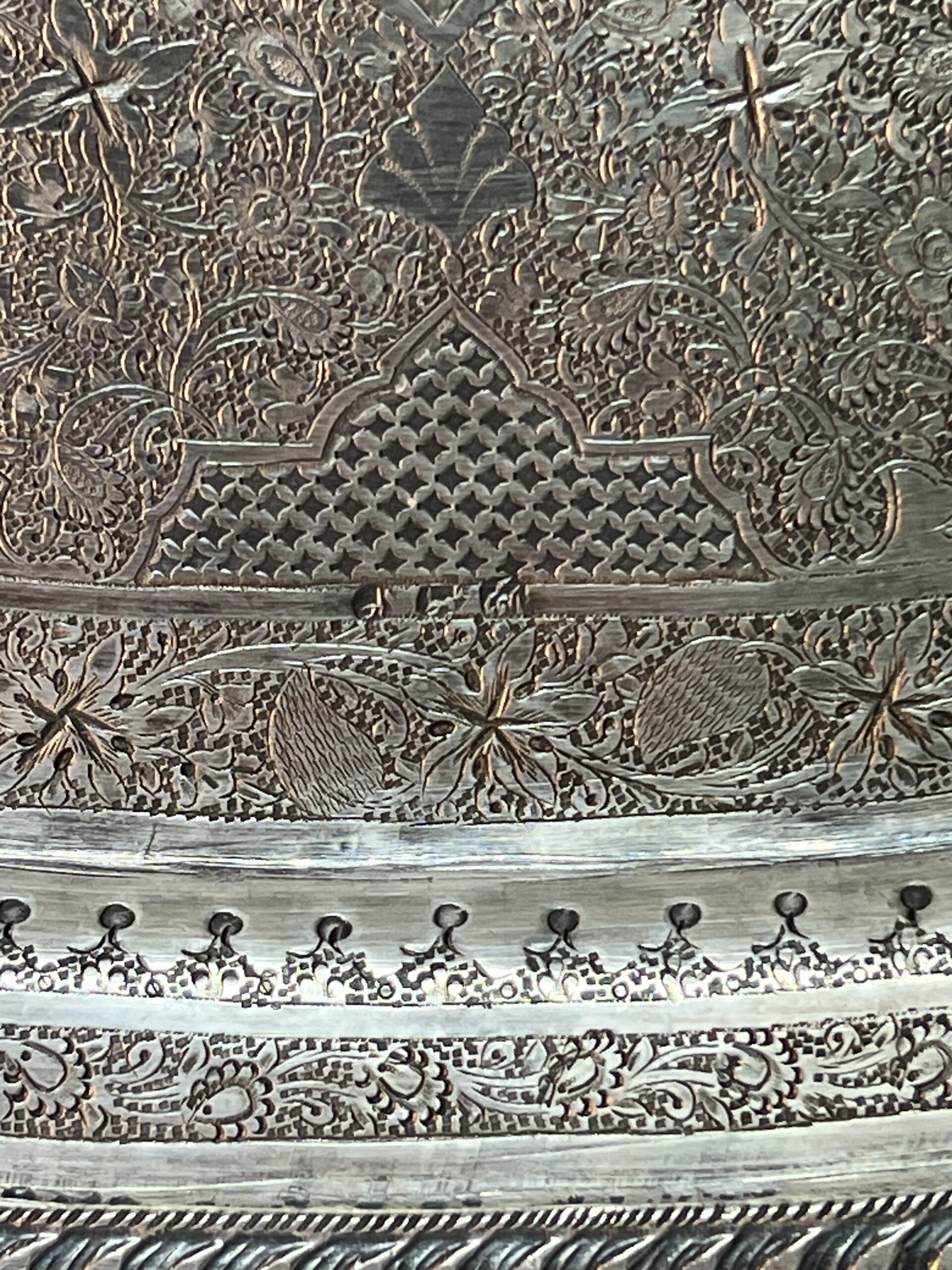 Joli plateau de la Perse d'Isfahan en argent massif ciselé début XXe – Image 10