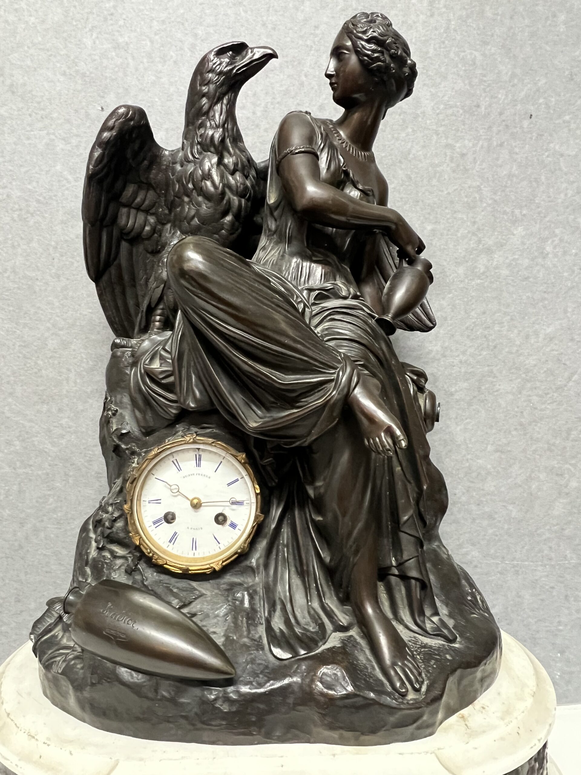 Grande pendule bronze sculptée de Hébé et Jupiter par James Pradier (1790-1852) – Image 2