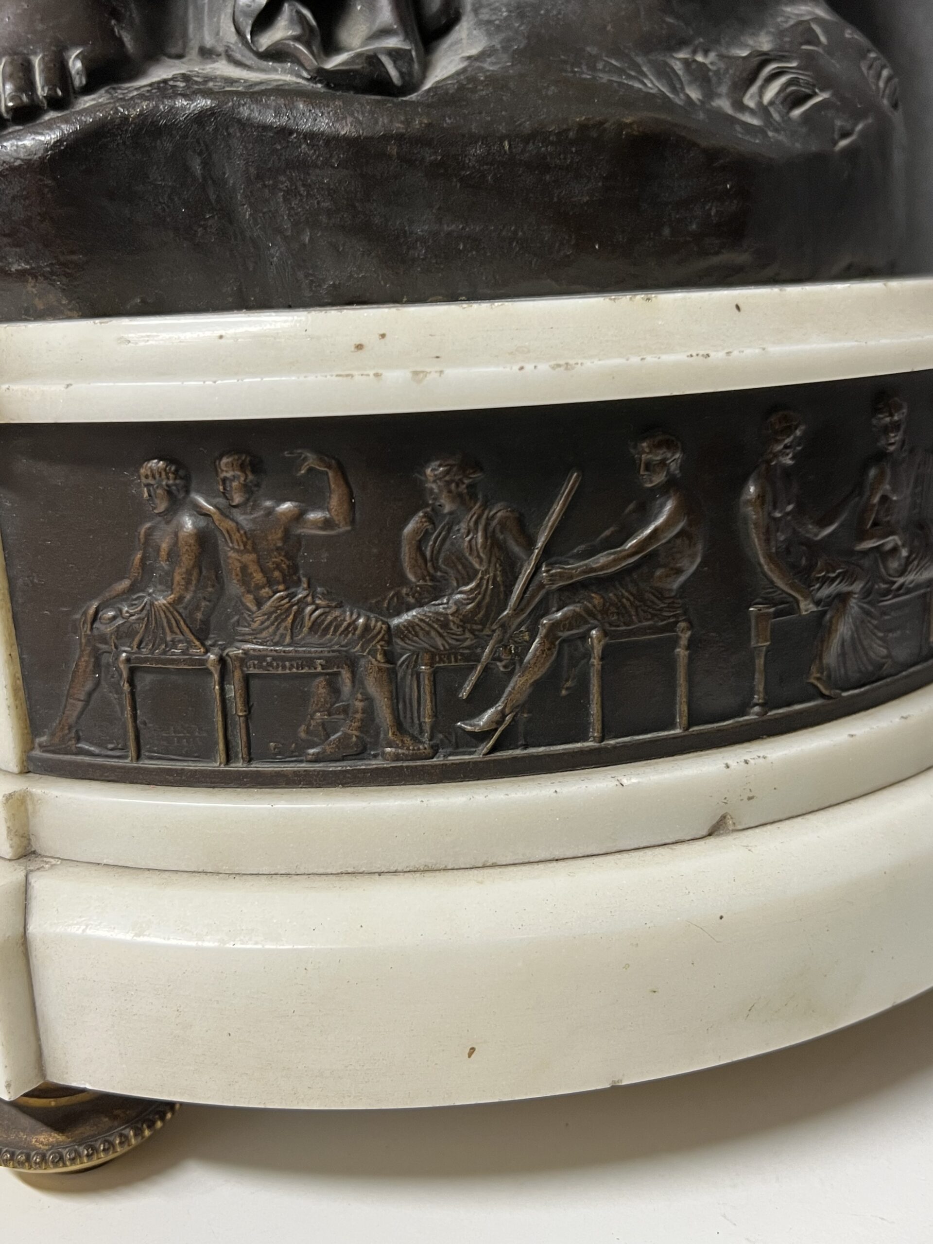 Grande pendule bronze sculptée de Hébé et Jupiter par James Pradier (1790-1852) – Image 9