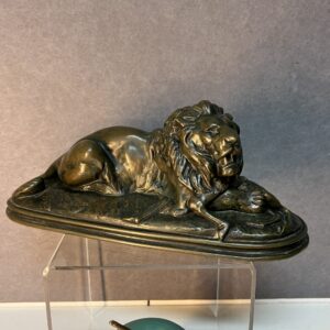 Sculpture en Bronze de Barye représentant le lion et l'antilope