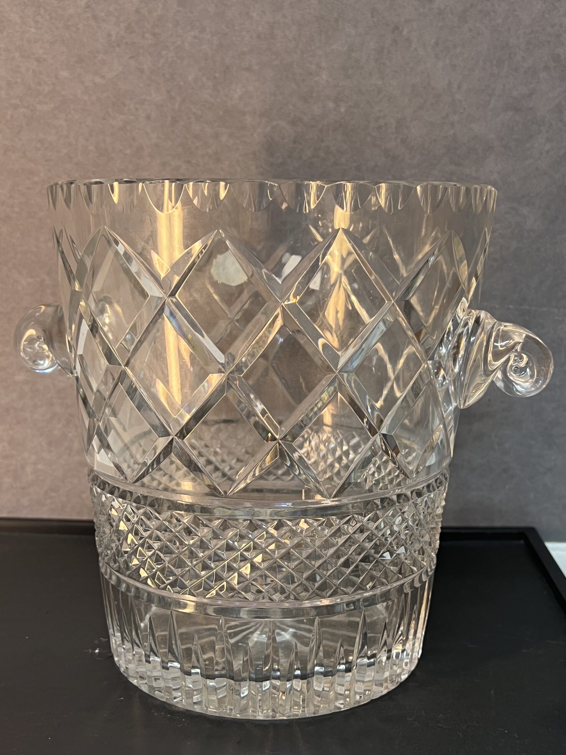 Sceau à champagne en cristal taillé