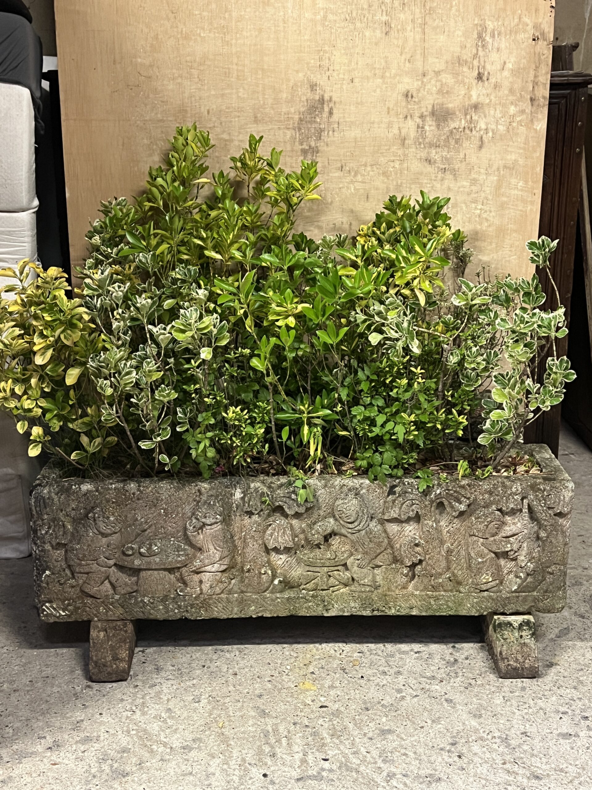 Grande jardinière en pierre reconstituée inspirée du style de la Renaissance