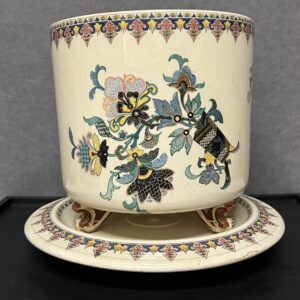 Cache pot avec sa soucoupe en porcelaine de Sarreguemines