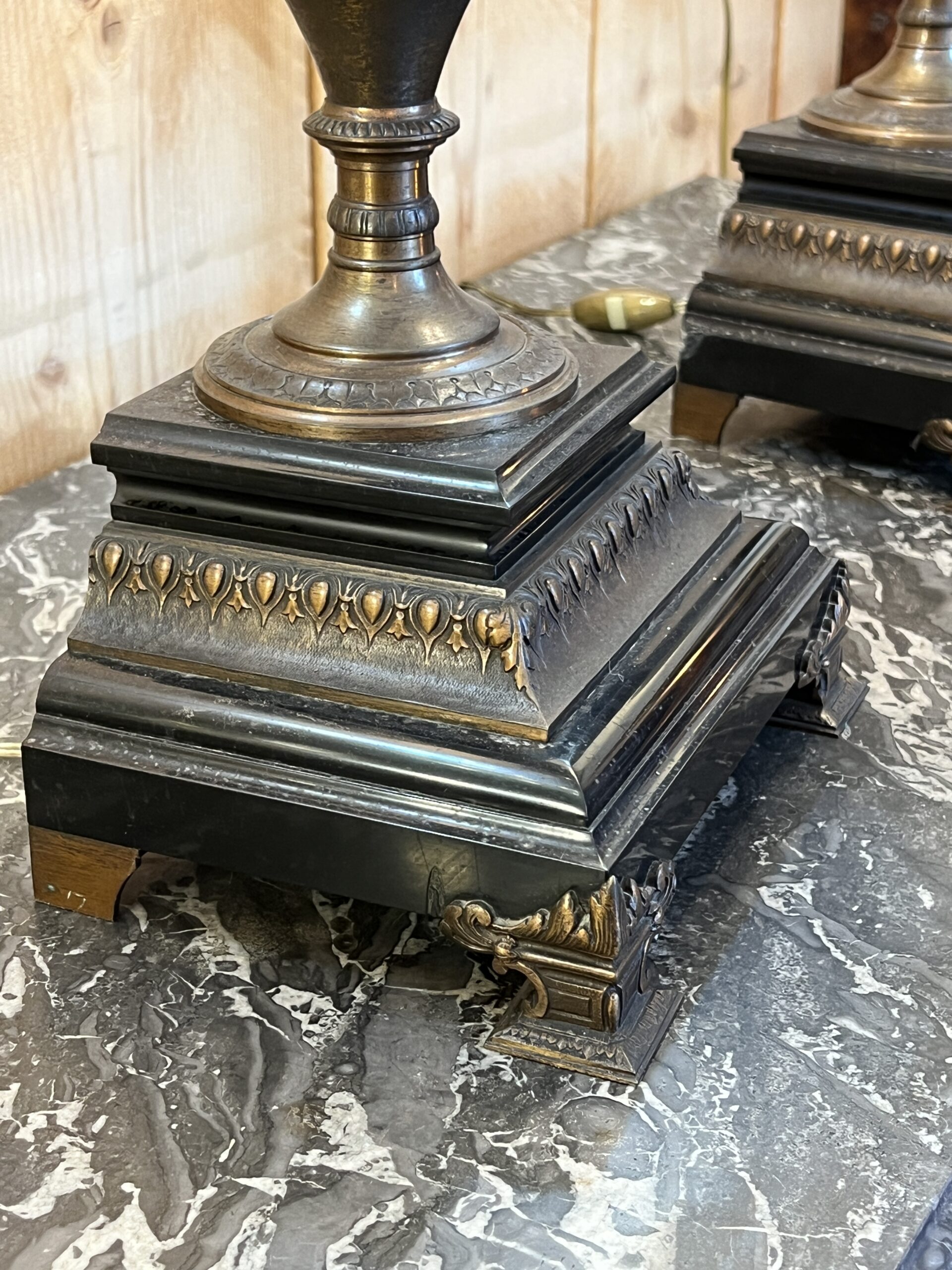 Imposante garniture de cheminée XIXe en bronze de Moreau – Image 17