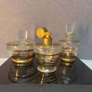 Jolie service de toilette en verre ciselé, époque Art déco