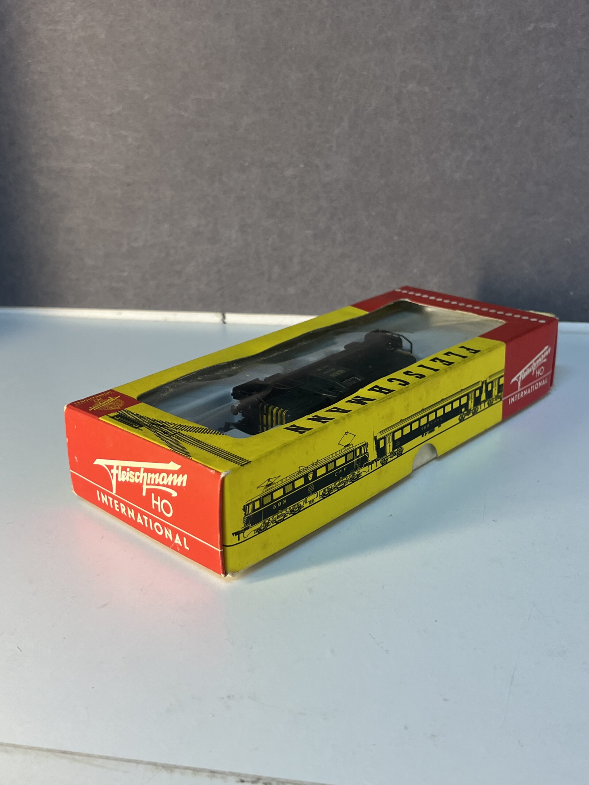 locomotive diesel fleischmann 1379f série 260 de l'abr, boite d'origine