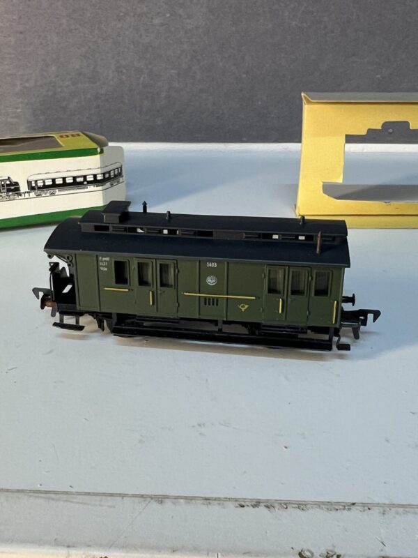 fleischmann 1403, fourgon postal à 2 essieux type pw posti pr 92 dr