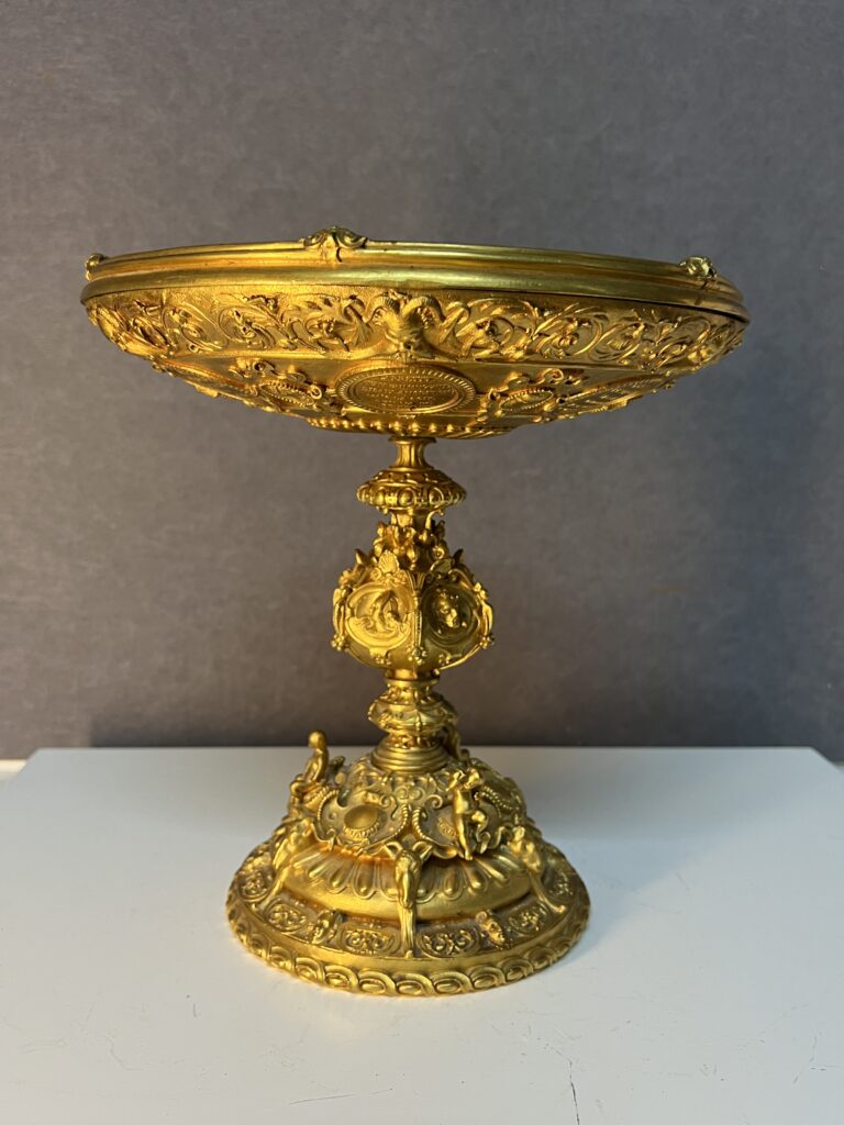 Coupe Tazza troubadour romantique bronze doré bacchus vin érotisme 19e