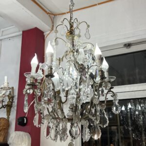 Beau lustre à pampilles de cristal taillées style Baccarat XIXe