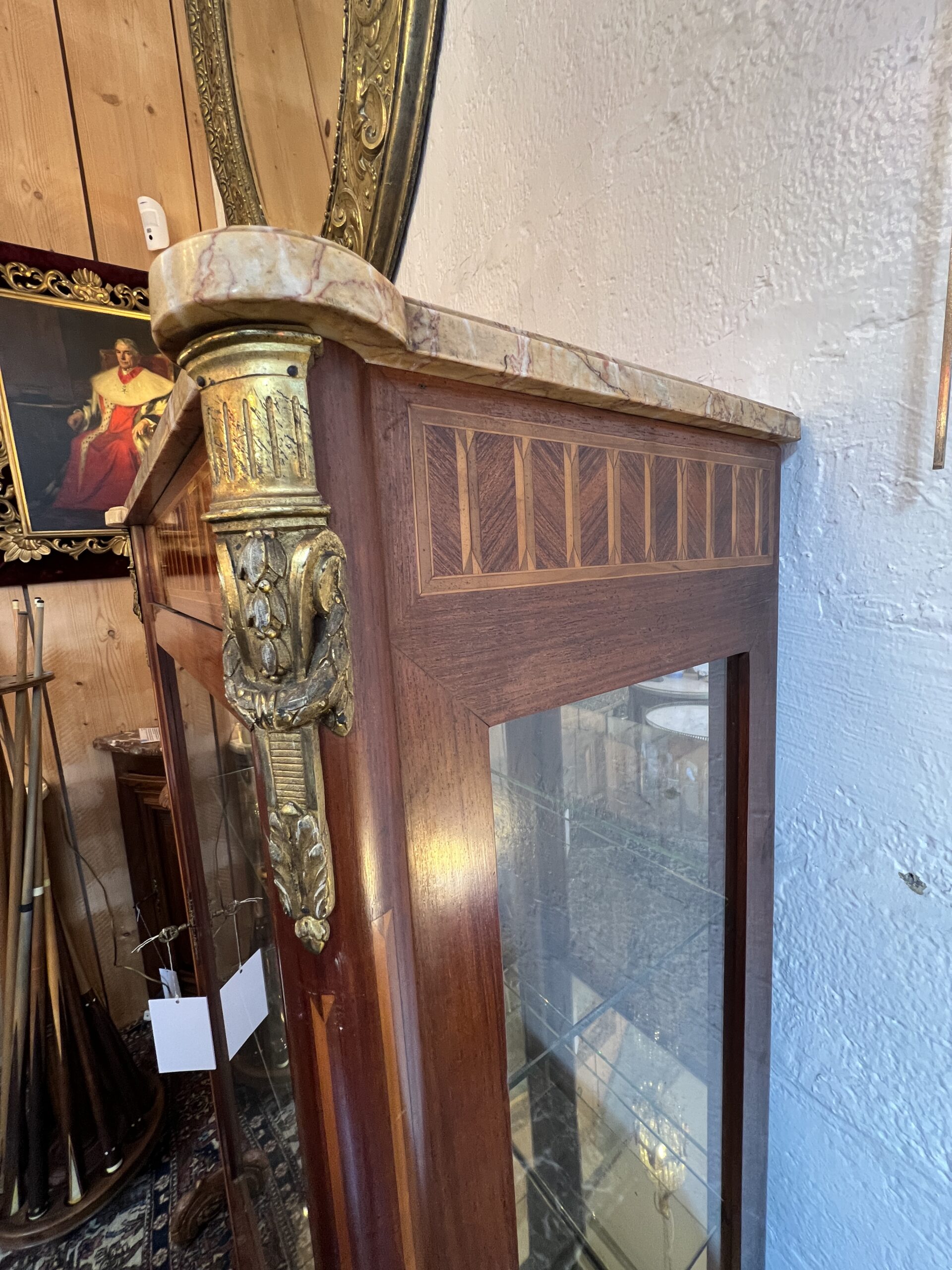 Vitrine de style Louis XVI en marqueterie de bois de placage, fin XIXe – Image 18