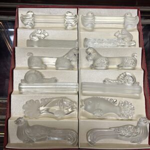 Série complète de 12 porte-couteaux YER en verre dans sa boîte d'origine
