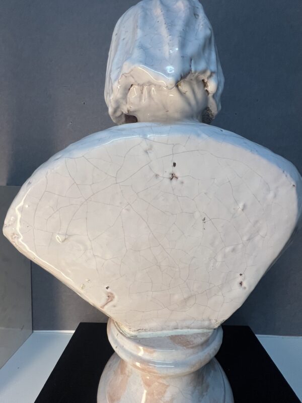Grande sculpture terre cuite émaillée d'une femme, style néoclassique Italien fin XIXe début XXe siècle – Image 13