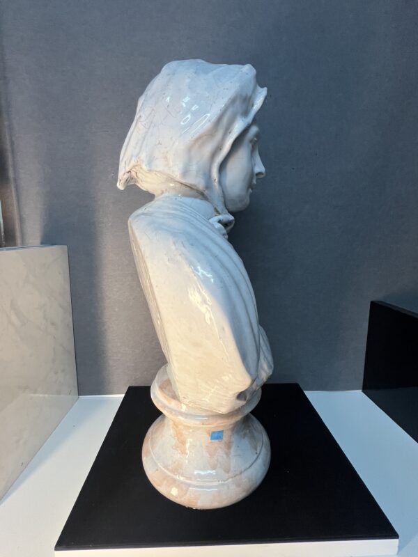 Grande sculpture terre cuite émaillée d'une femme, style néoclassique Italien fin XIXe début XXe siècle – Image 15