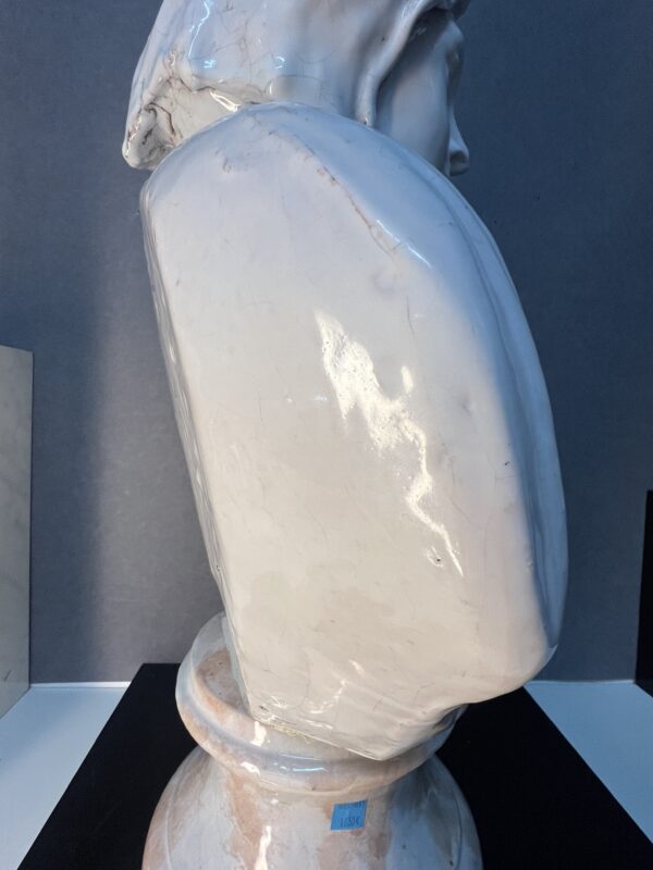 Grande sculpture terre cuite émaillée d'une femme, style néoclassique Italien fin XIXe début XXe siècle – Image 17