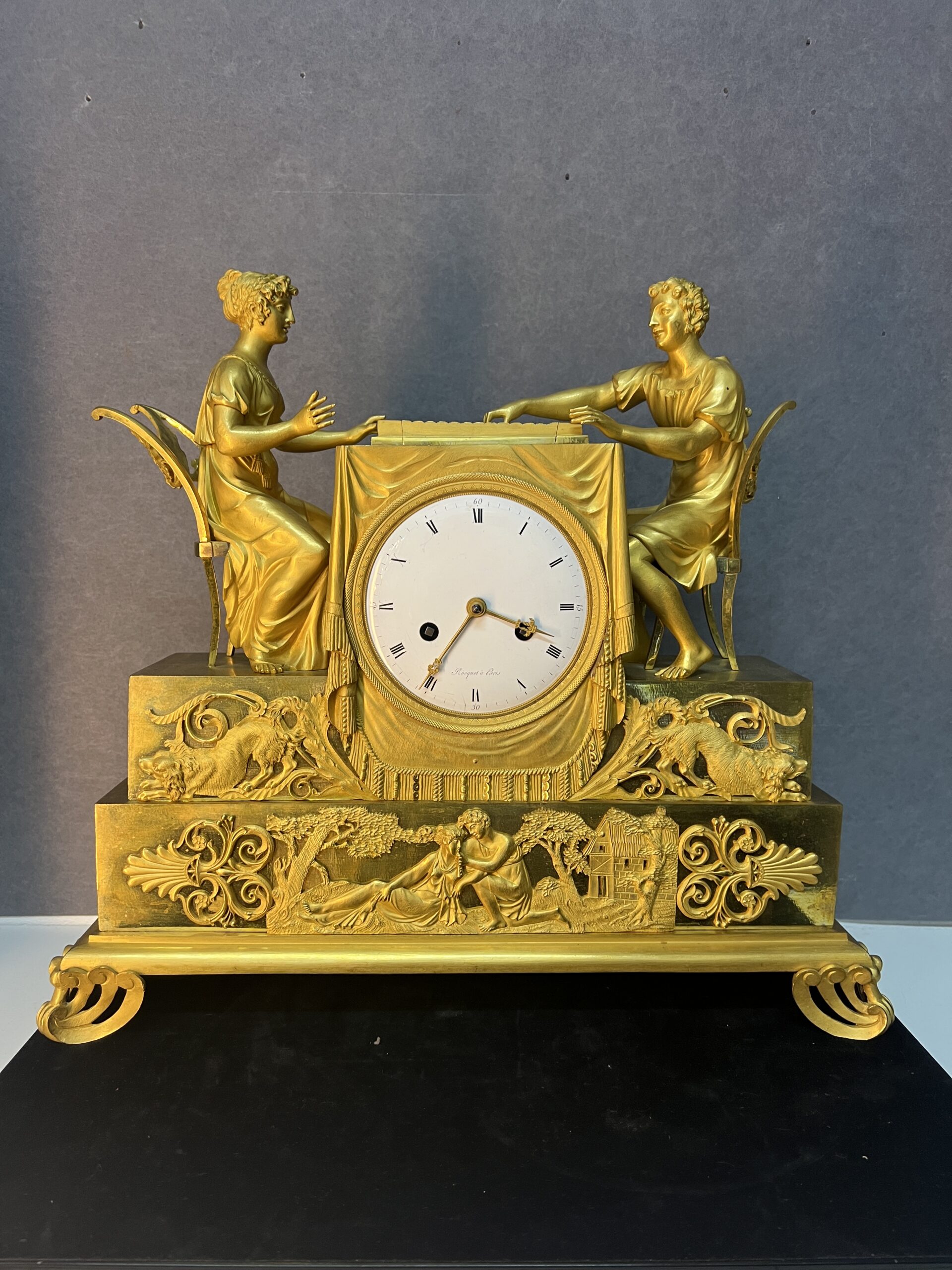 Magnifique pendule bronze doré au mercure, style Empire du XVIIIe siècle, jeu de dame