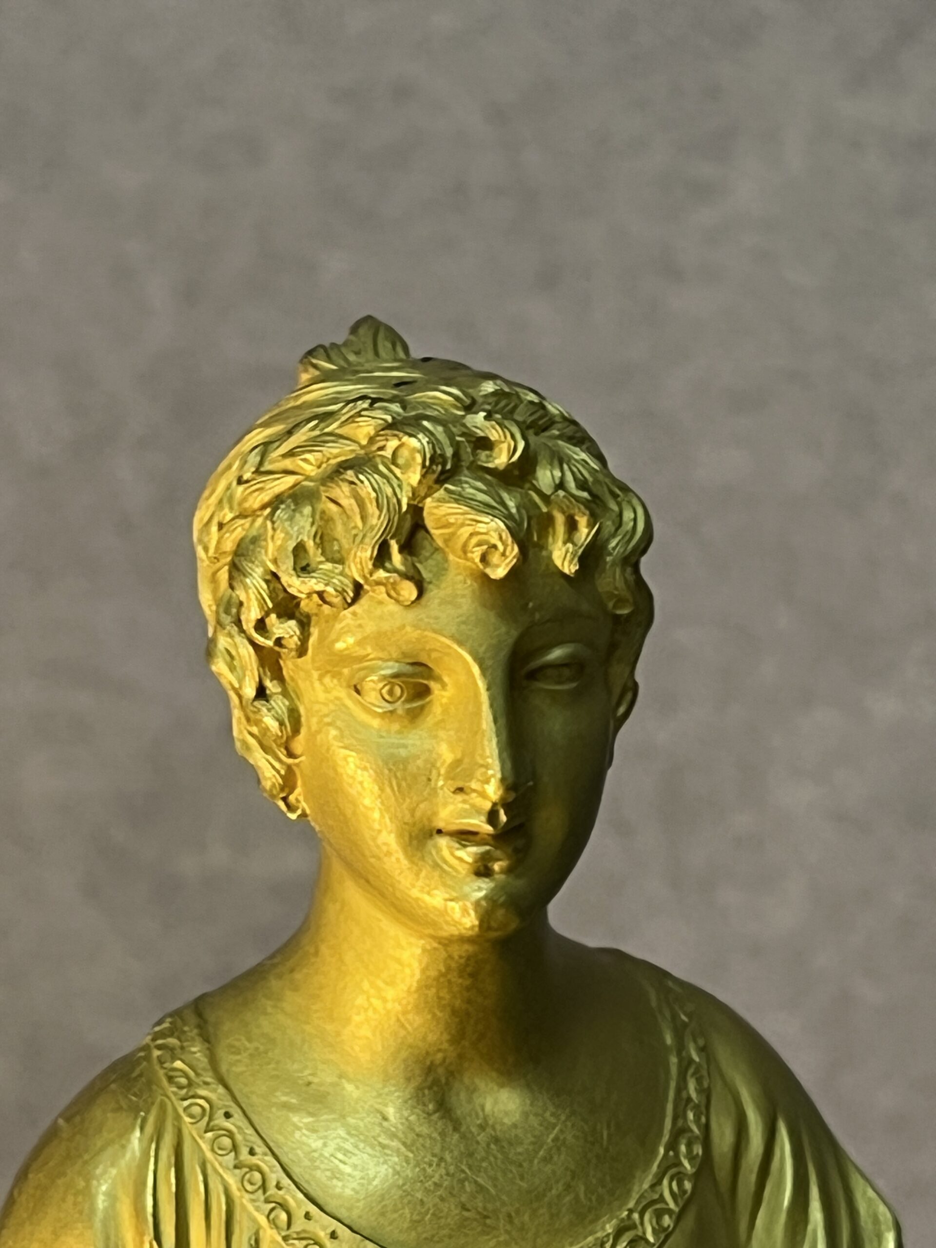 Magnifique pendule en bronze doré au mercure, style Empire du XVIIIe siècle, jeu de dame, Rocquet à Paris – Image 24