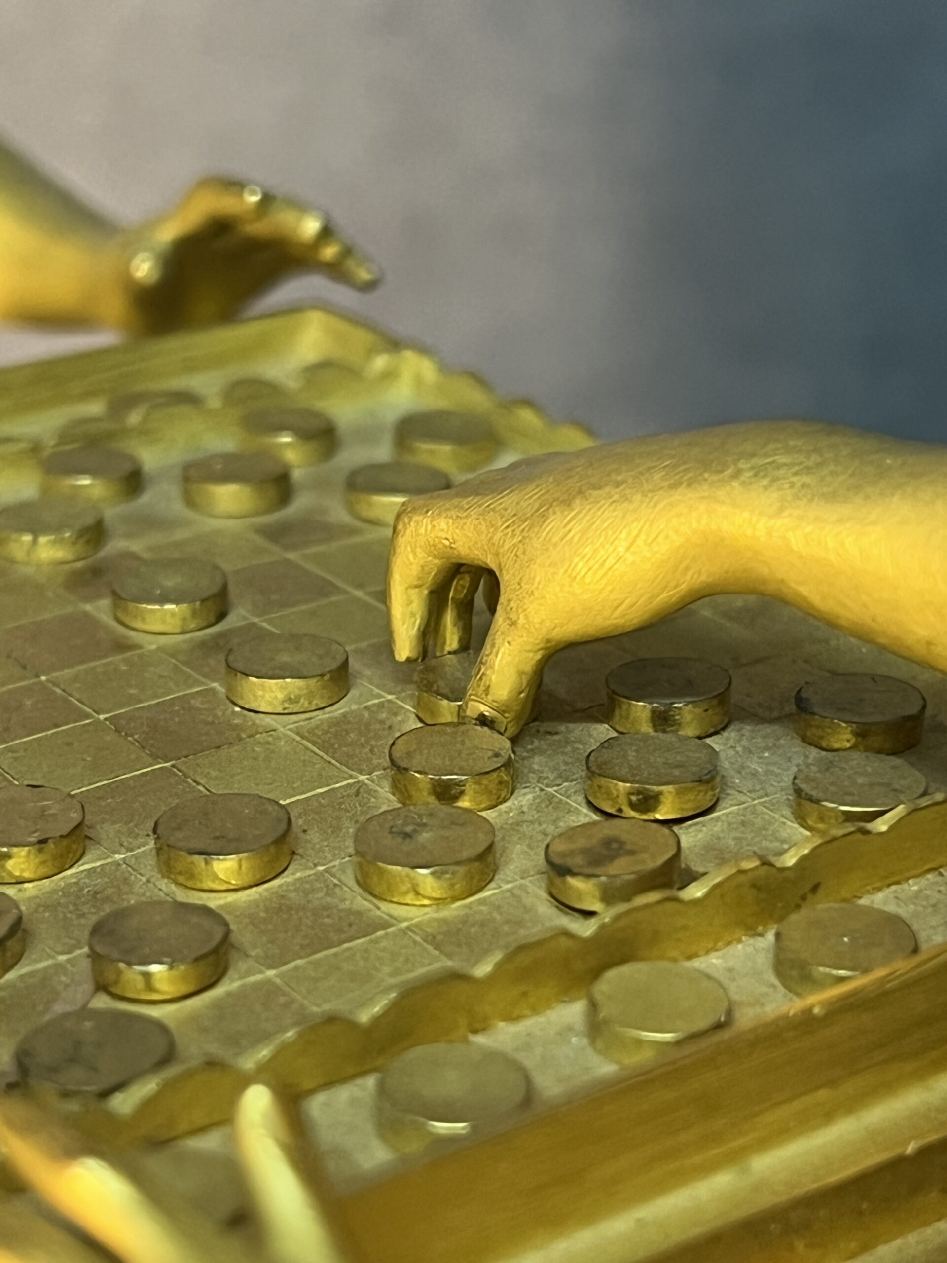 Magnifique pendule bronze doré au mercure, style Empire du XVIIIe siècle, jeu de dame