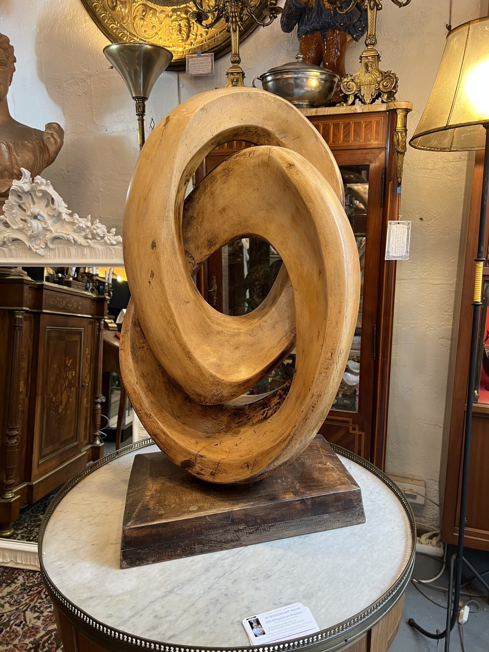 Grande sculpture signé et daté de 1989 par le sculpteur Normand Yvon ALAN, "l'attache "