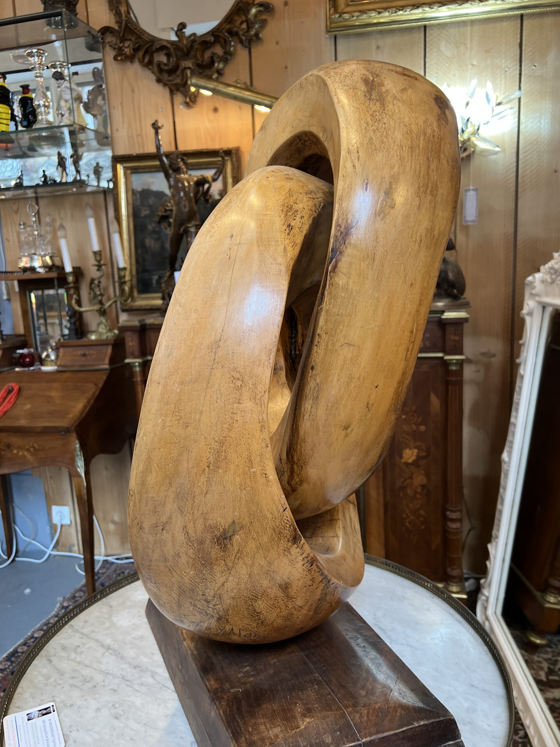 Grande sculpture signé et daté de 1989 par le sculpteur Normand Yvon ALAN, "l'attache "