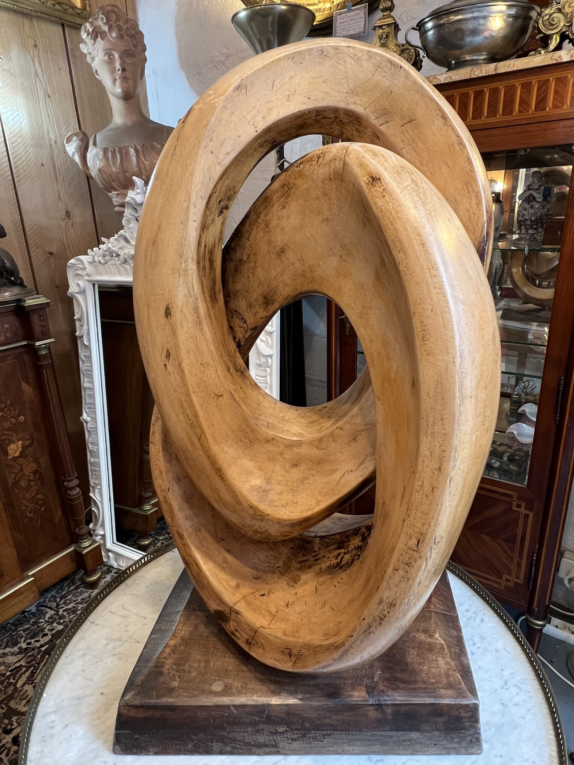 Grande sculpture signé et daté de 1989 par le sculpteur Normand Yvon ALAN, "l'attache "