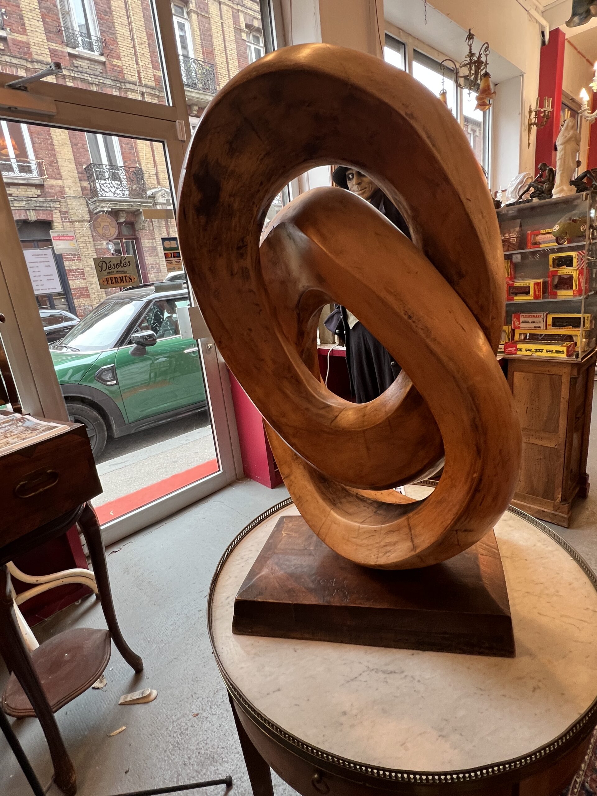 Grande sculpture signé et daté de 1989 par le sculpteur Normand Yvon ALAN, "l'attache " – Image 13