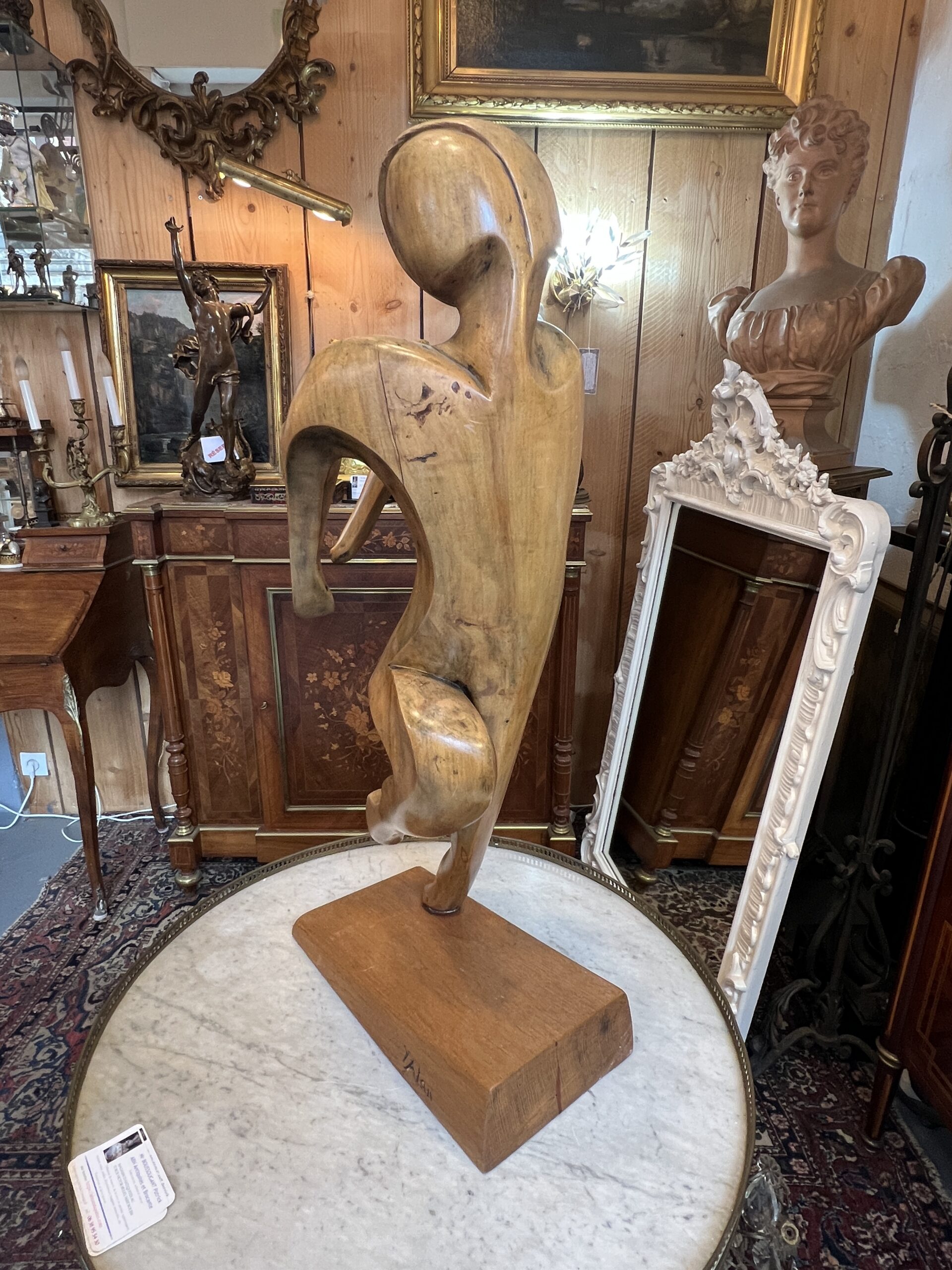 Grande sculpture signée et datée de 1968 par le sculpteur Normand Yvon ALAN " l'arrivée "