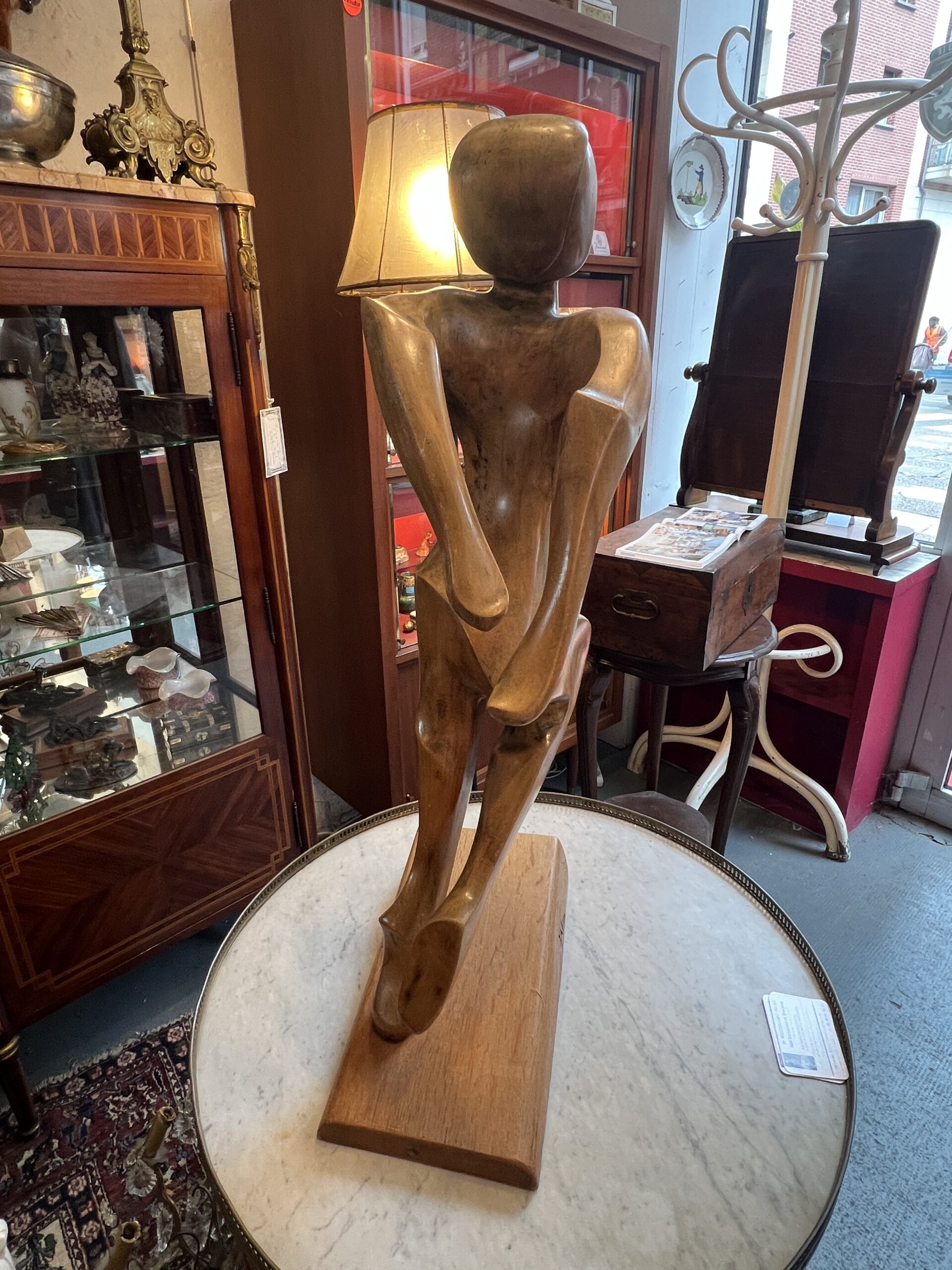 Grande sculpture signée et datée de 1968 par le sculpteur Normand Yvon ALAN " l'arrivée "