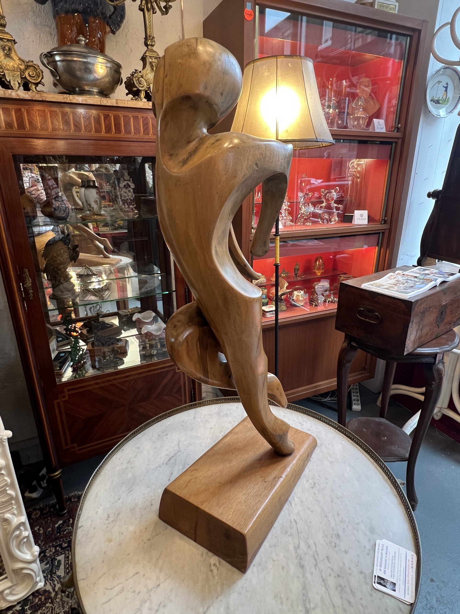 Grande sculpture signée et datée de 1968 par le sculpteur Normand Yvon ALAN " l'arrivée "