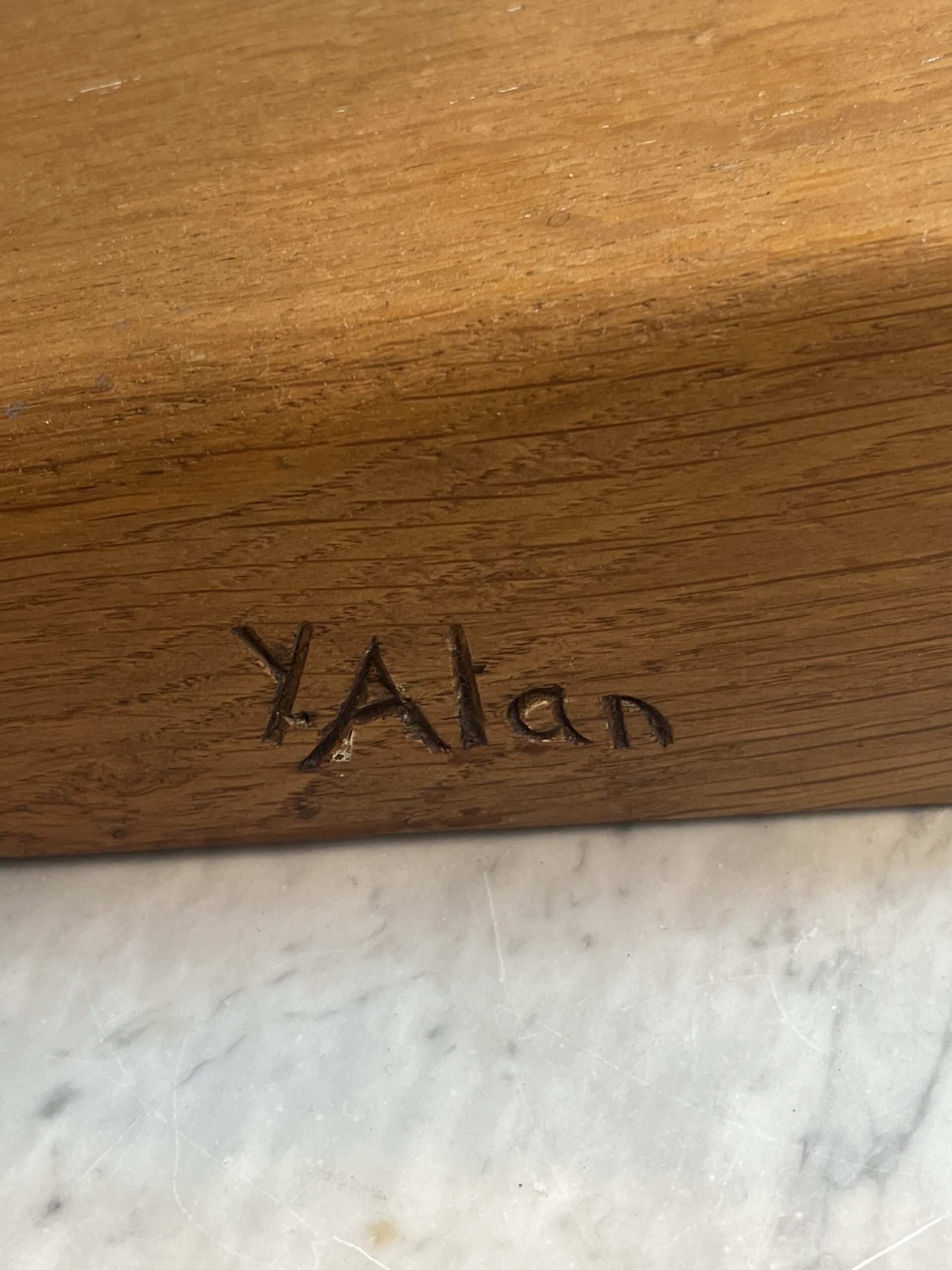 Grande sculpture signée et datée de 1968 par le sculpteur Normand Yvon ALAN " l'arrivée " – Image 16