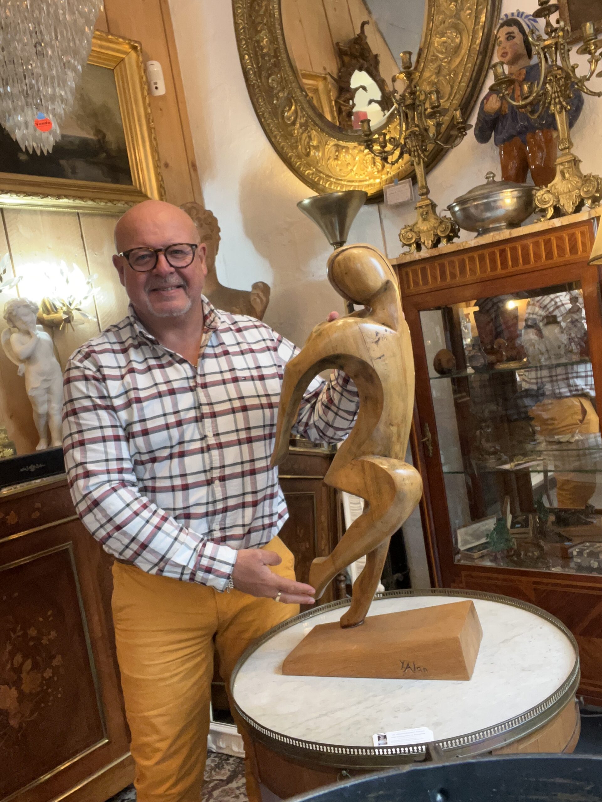 Grande sculpture signée et datée de 1968 par le sculpteur Normand Yvon ALAN " l'arrivée "