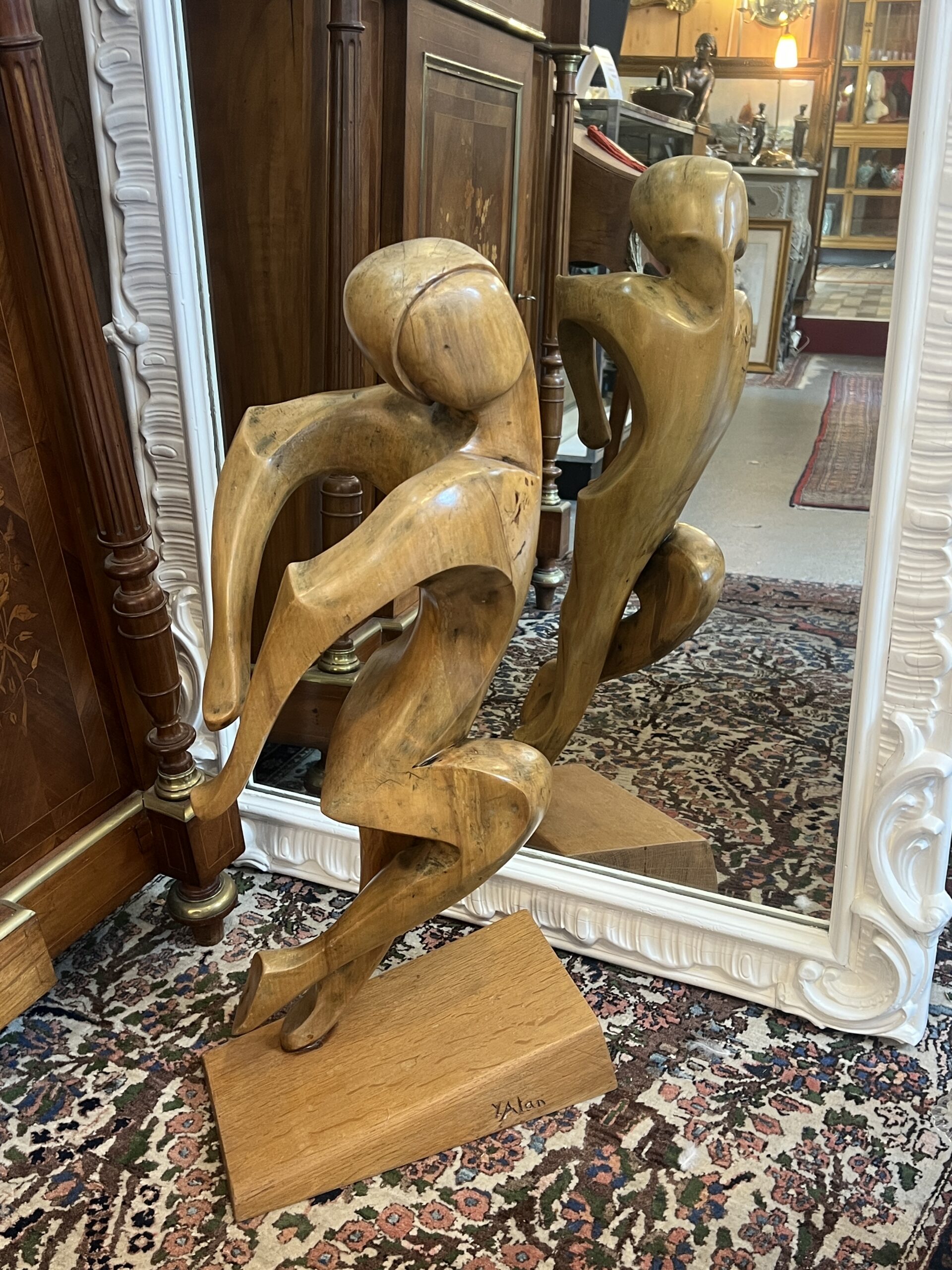 Grande sculpture signée et datée de 1968 par le sculpteur Normand Yvon ALAN " l'arrivée " – Image 14