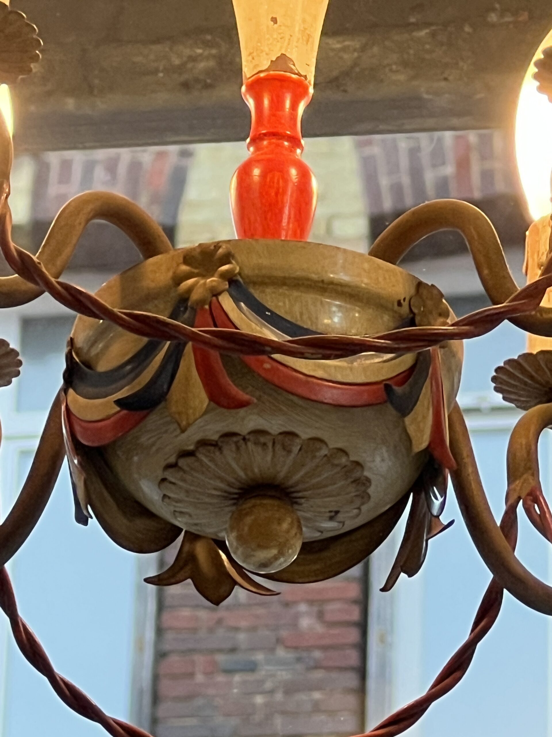 Petite lustre montgolfière en tôle peinte commémorative de la Révolution française des années 50 – Image 4