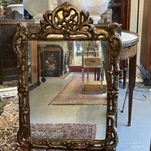 Très beau miroir à pareclose en bois sculpté époque 17e siècle, 103 x 70 cm