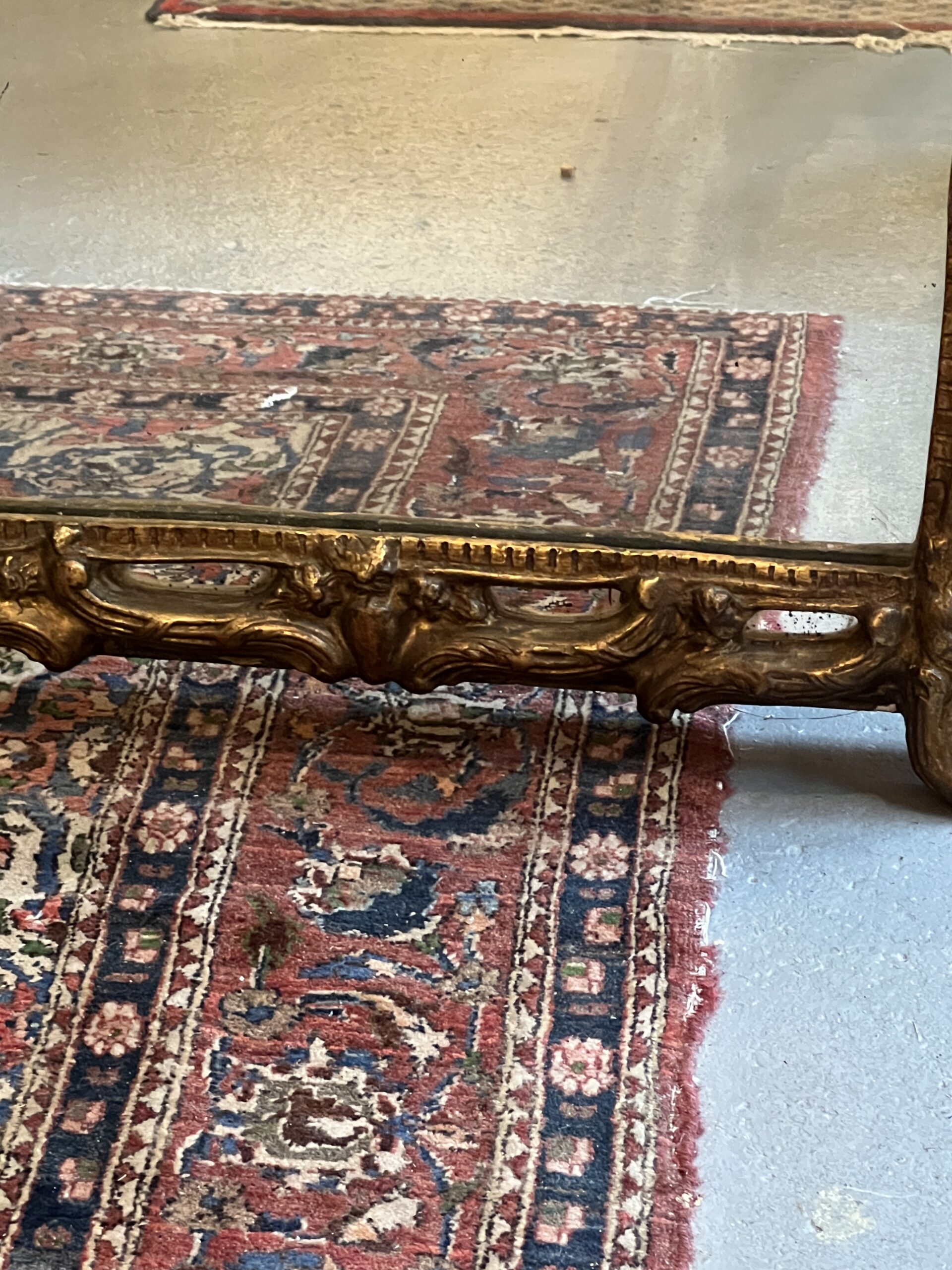 Très beau miroir à pareclose en bois sculpté époque 17e siècle, 103 x 70 cm