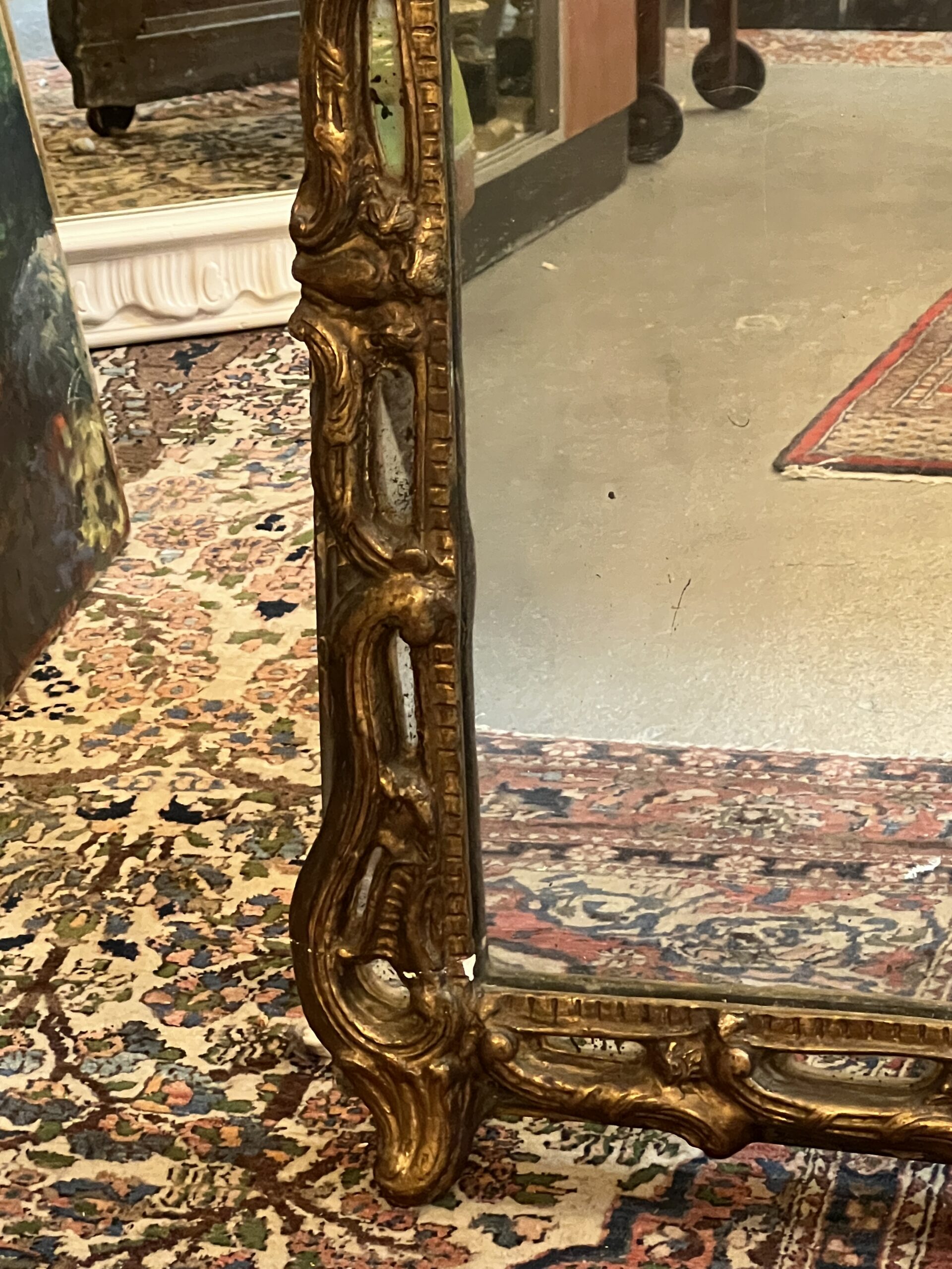 Très beau miroir à pareclose en bois sculpté époque 17e siècle, 103 x 70 cm