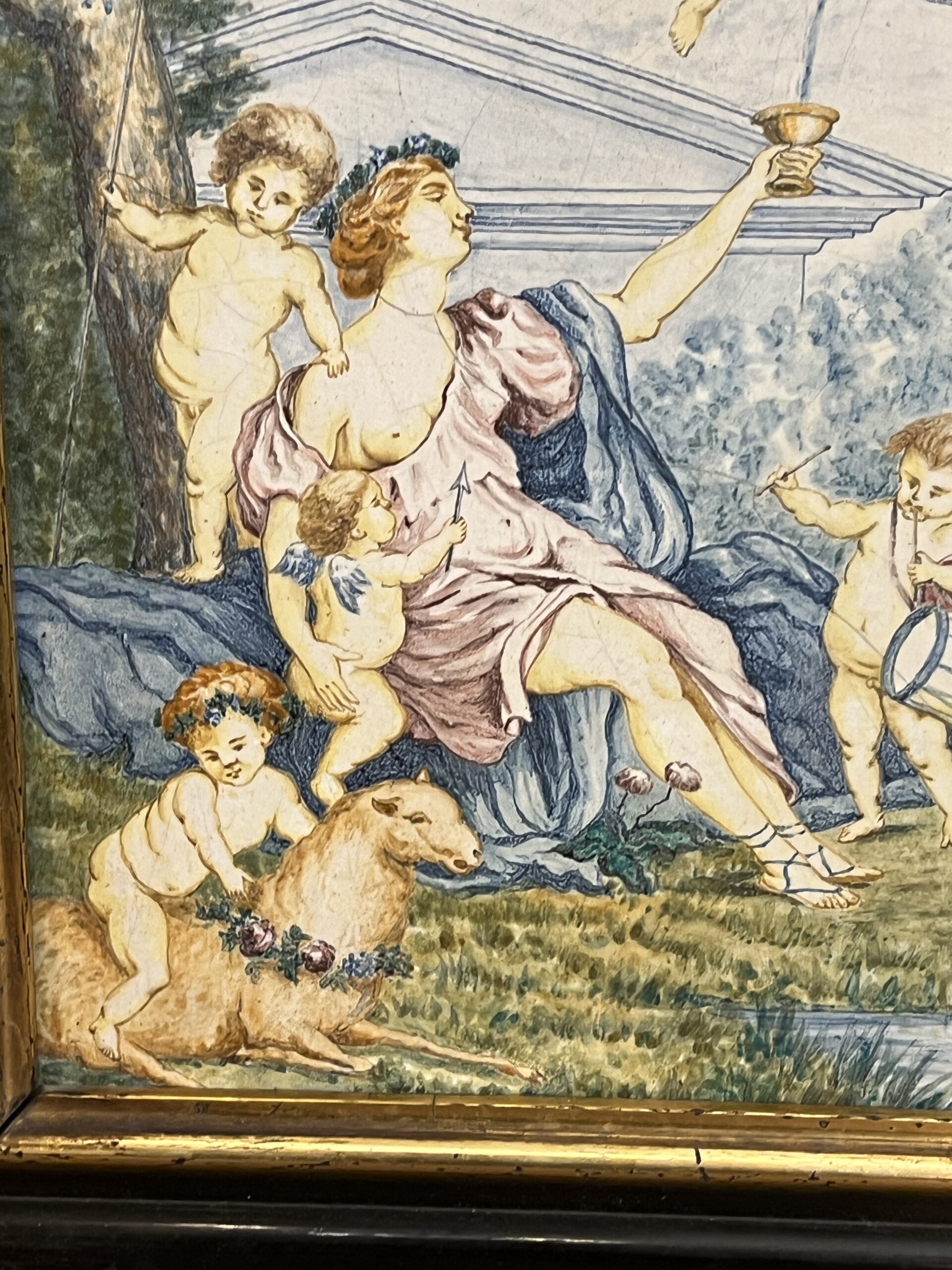 Superbe plaque de faïence Italienne XIXe siècle, décor animée de putti " l'amour "