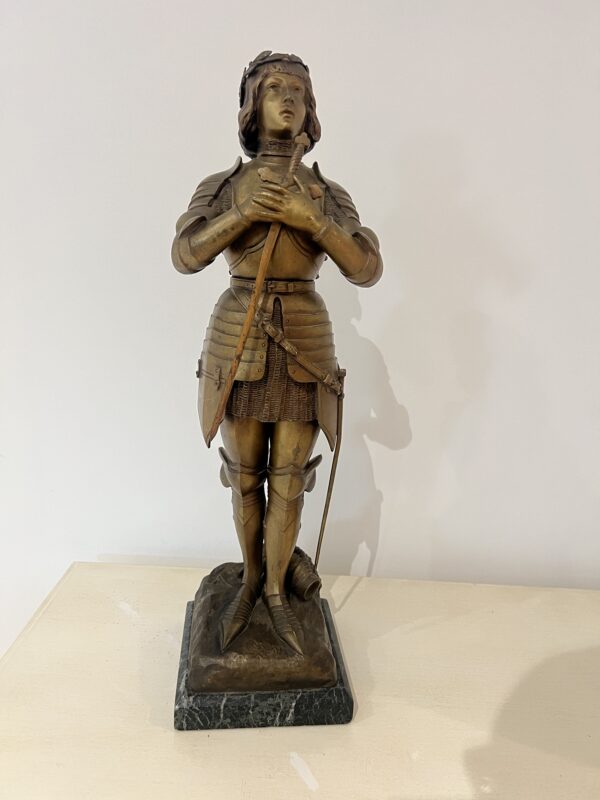 O. Ruffony, sculpture en bronze Jeanne d'arc en armure sur socle en marbre vert portor, fin XIXe